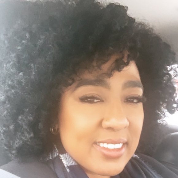 Meet your Posher, Kelly - Picture 1 of 1